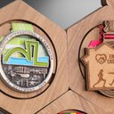 Ver mais imagens de Porta Medalhas Sextavado - Kit com 9