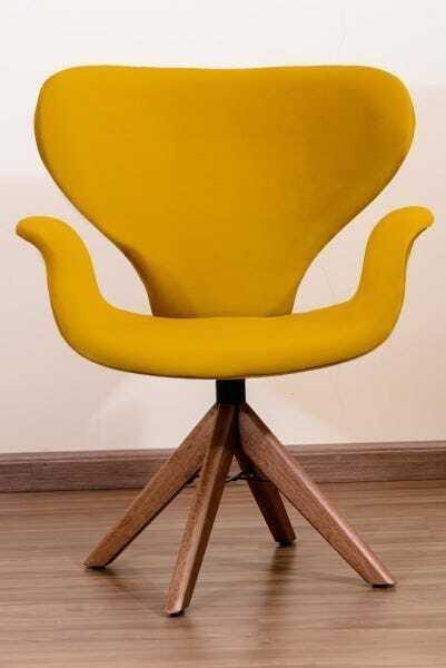 Poltrona Decorativa Mix Pé Giratório de Madeira:amarelo