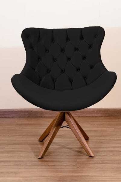 Poltrona Decorativa Júlia Pé Giratório de Madeira Capitonê:preto