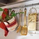 Ver imagem 6 de Kit 24 Ganchos Multiuso para Barra Toalha Utensílios Cromado Organizador Aço Cozinha Roupas