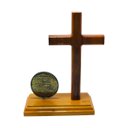 Ver imagem 3 de Crucifixo de Mesa com Medalha Sagrada Família 20 Cm