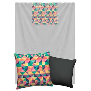 Manta que Vira Almofada Nerderia e Lojaria Triangulo Geometrico Colorido