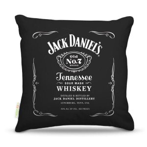 Almofada 45 x 45cm Nerderia e Lojaria JACK DANIELS colorido