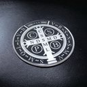 Ver imagem 6 de Adesivo Medalha de São Bento Preto e Branco Resinado 7 Cm