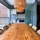 Ver imagem 1 de Mesa de Jantar Rústico Elegante - Madeira Maciça Pequiá - Borda Orgânica