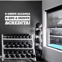 Ver imagem 1 de Adesivo de Parede Frase O Corpo Alcança o Que A Mente Acredita Motivação Academia Pilates Kanto Stor