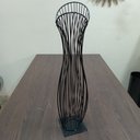 Ver imagem 5 de Vaso Decorativo de Metal Preto 62x16x16cm Enfeite Sala Mesa Estante Aparador
