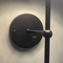 Arandela de Parede com Interruptor com Cupula Ref 16 Soquete E27 Bivolt - Preto com Preto - 6
