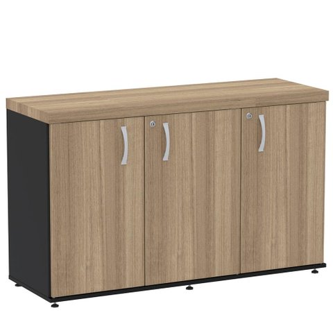 Armário Baixo Credenza PE40 Pandin 121,50 cm (largura) em MDP Cor Noce Naturalle e Preto Três