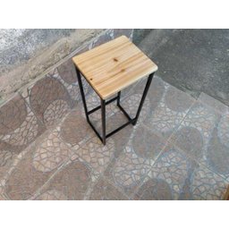 BANQUETA FERRO INDUSTRIAL QUADRADA - 2