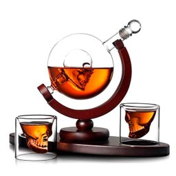 Decanter Whisky Caveira Com Base e Dois Copos Skull - 1