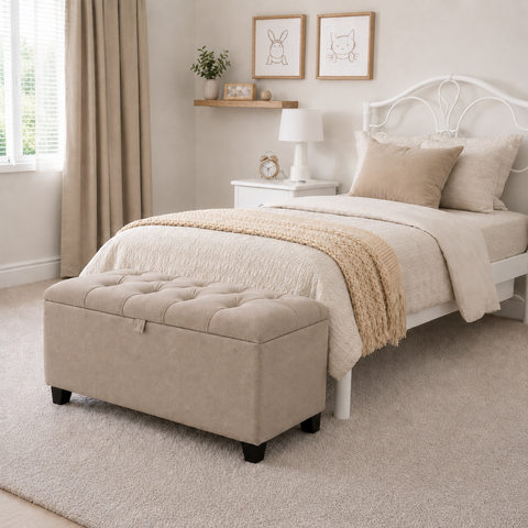 Recamier Baú Sara 80 cm Pés Plásticos Estofado Tecido Pávia Bege