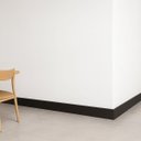 Ver imagem 3 de Rodape Poliestireno Liso 7x1,5x200 Preto - Passa Fio