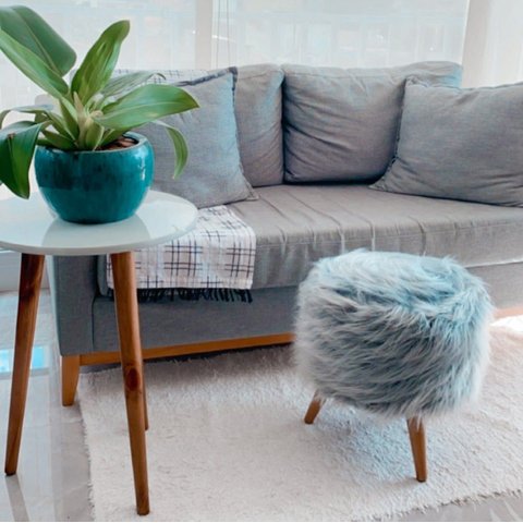 Puff Pelúcia Premium Redondo Decorativo Peludo Pelo Alto Pés Madeira Palito com Enchimento: Cinza