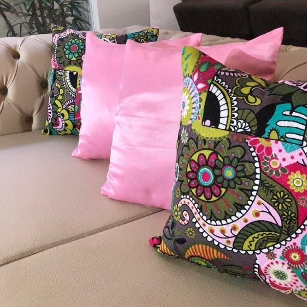 Kit 4 Capas de Almofadas Romero Britto Iii e Rosa Liso 45cmx45cm - 2
