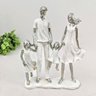 Enfeite Estatua Familia Casal 2 Filhas 24x21x6cm Branco - 2