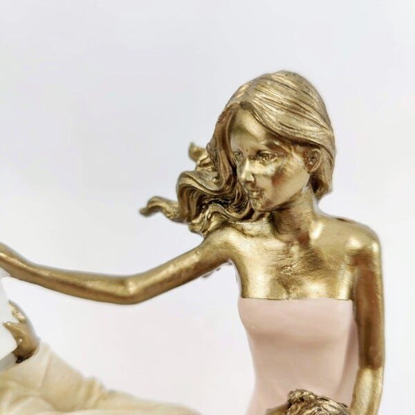 Enfeite Estatua Casal No Banco 18x22x12cm Luxo Topo de Bolo - 4