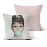 Kit 2 Capas Almofadas Decorativas Own Audrey Hepburn Chiclete - 45x45 cm - 1
