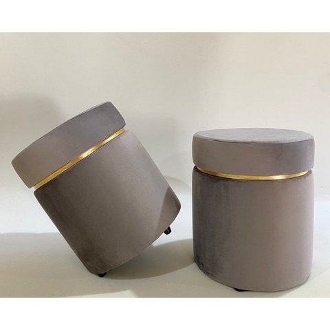 Kit 2 Puffs Redondo em Veludo Cinza com Detalhe Dourado, Decorativo para Sala Moveis