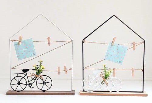 Kit com 2 Porta Retrato / Recado Estilo Varal Casa Fotos com Bike Decorativa - Preto e Branco - 5