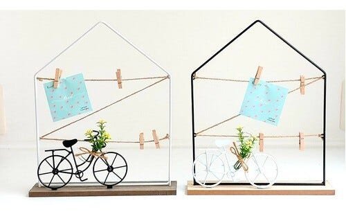 Kit com 2 Porta Retrato / Recado Estilo Varal Casa Fotos com Bike Decorativa - Preto e Branco - 1