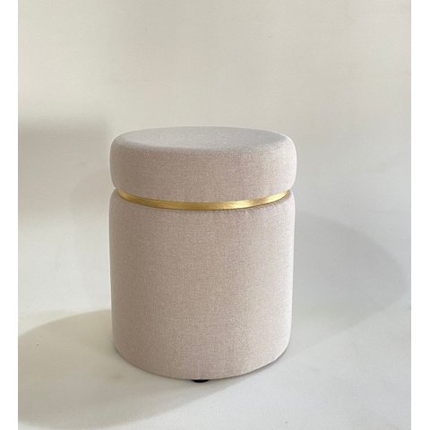 Puff Redondo Estofado com Detalhe Dourado, Tecido Linho Bege, Decorativo Sala Moveis