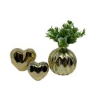 Ver imagem 1 de Conjunto decorativo 2 corações e vaso dourado