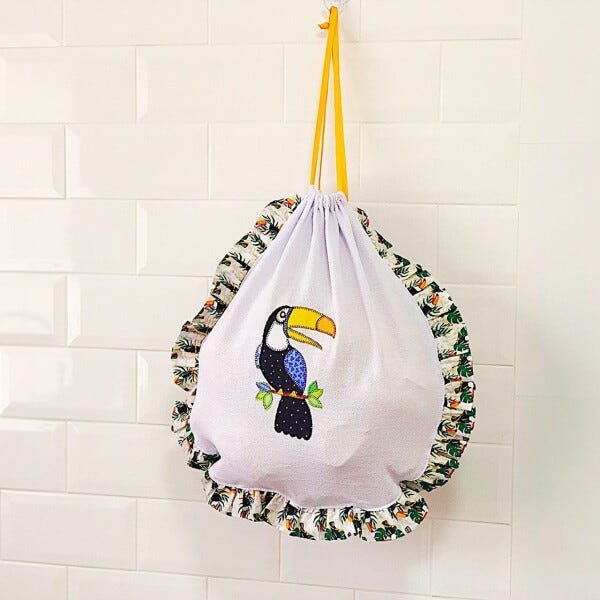 Saco de pão bordado patchwork com suporte para apoio - Tucano - 1