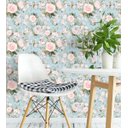 Ver imagem 1 de Papel De Parede Para Sala Quarto Com Fundo Azul E Flores Na Cor Rosa Claro Com Detalhes Em Verde