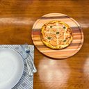 Ver imagem 2 de Tábua de Madeira para Pizza 38cm Redonda com Borda Forma para Servir Frios Petiscos