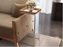 Ver imagem 1 de Apoio Lateral Sofá Sala Bandeja Espelho Porta Copos Base Metal Decoração-madeira com Espelho/prata
