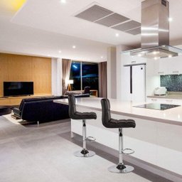 Banqueta Estofada Giratória com Encosto Gomo Confort Espresso Móveis - 2