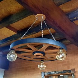 Luminária Roda de Carroça 3 Bocal 65 Cm Diâmetro 110/220 V - 7