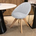 Ver imagem 2 de Cadeira Giratória Estela Jacquard Gelo Base Madeira - D’Rossi