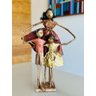 Escultura Mãe e Filhos. Artesanal. Feito à mão. Papietagem - 1