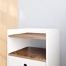 Mesa de Cabeceira Moderna Mesinha Pequena Gaveta Nicho Decoração Canto Quarto -off White/freijó- Rpm - 2