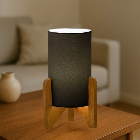 Abajur Decorativo de Mesa Vitória em Tecido e Pés Madeira:preto