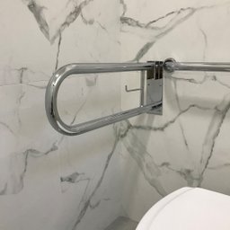 Barra de Apoio Para Sanitário Articulada Com Papeleira - 2