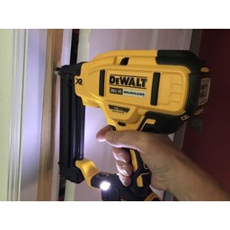 Pinador Brushless 18ga 20v 4ah Dcn680 Dewalt - 4