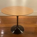 Ver imagem 2 de Mesa Lateral Tulipa Saarinen Redonda 51 Cm - Freijó Linn Design Decor Mesa de Lateral Saarinen Preto