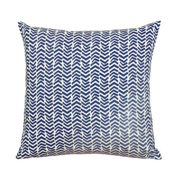 Capa de Almofada Moscou Algodão Chevron Azul e Branco 45x45cm