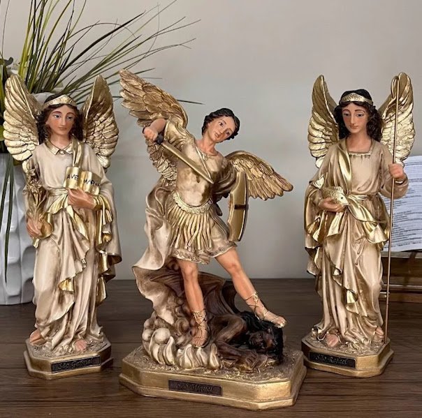 Três Arcanjos São Miguel São Rafael e São Gabriel Resina20cm - 1