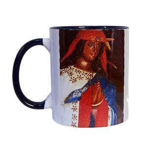 CANECA DE CERÂMICA BRANCA RESINADA COM INTERIOR E ALÇA AZUL ESCURO (SANTA SARA KALI)