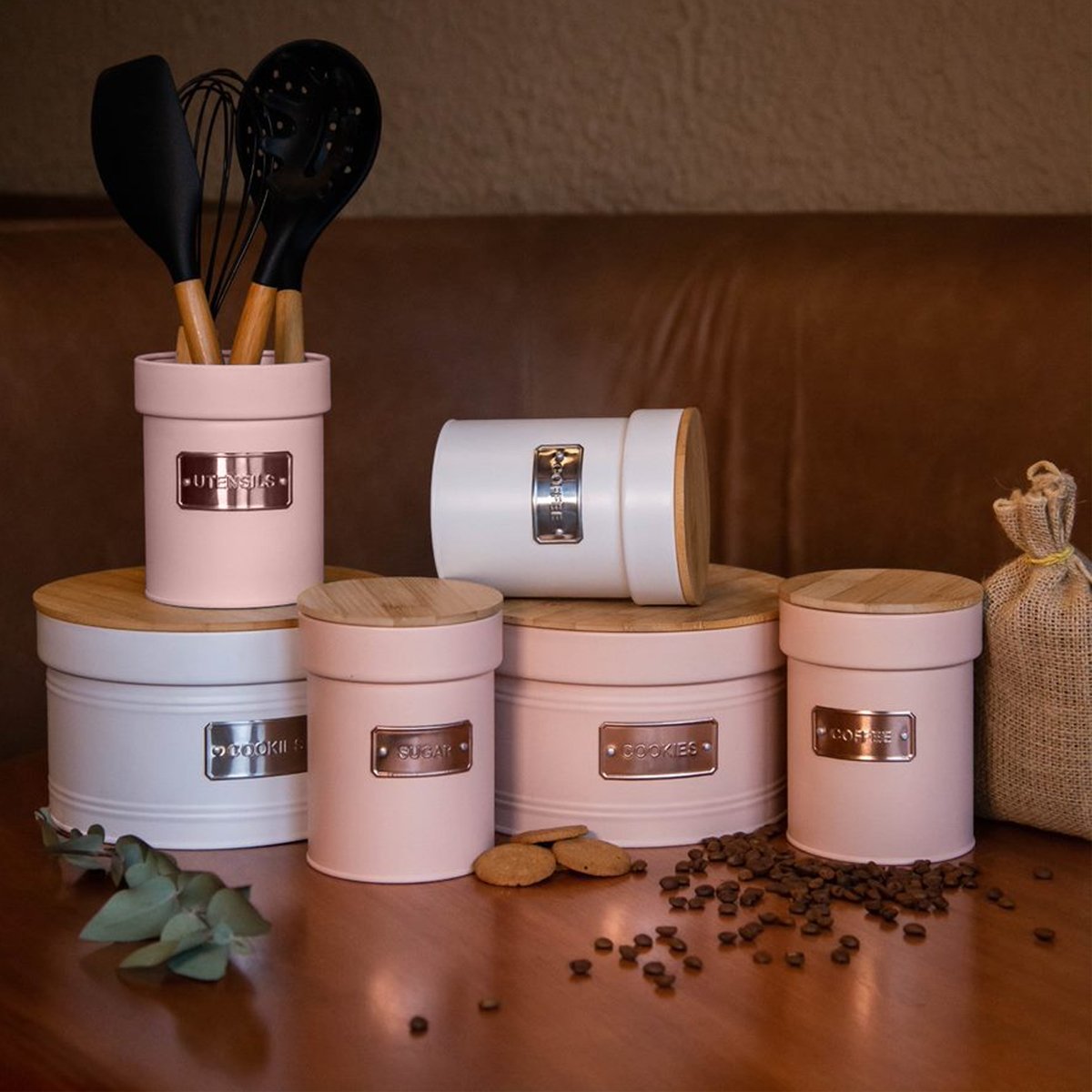 Conjunto 4 Latas Decorativas Sugar Coffee Biscuit Utensils em Metal com Tampas de Bambu Yoi Rosa - 3