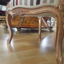 Ver imagem 5 de Poltrona Clássica em Madeira Luis XV com Estofado Listrado
