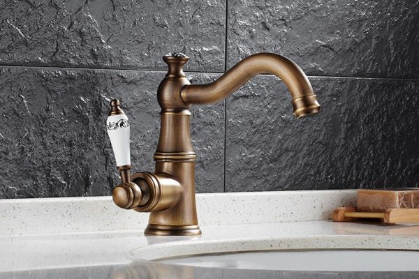Torneira Vintage Mesa Latão Bronze Antigo Retrô Quente-fria - 1