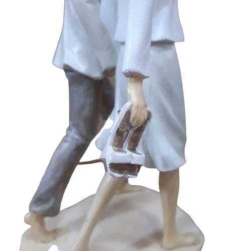 Escultura Estatueta Casal em Resina Caminhando 24cm Verano - Espressione - 4