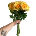 Ver imagem 5 de 20 Rosas Artificiais Creme Sofisticadas para Decoração de Interiores e Eventos
