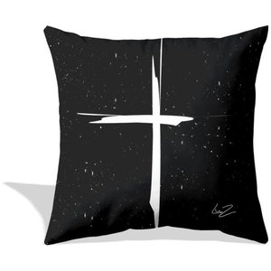 Almofada Crucifixo branco fundo preto por Lu.Z 48x48cm preta e branca