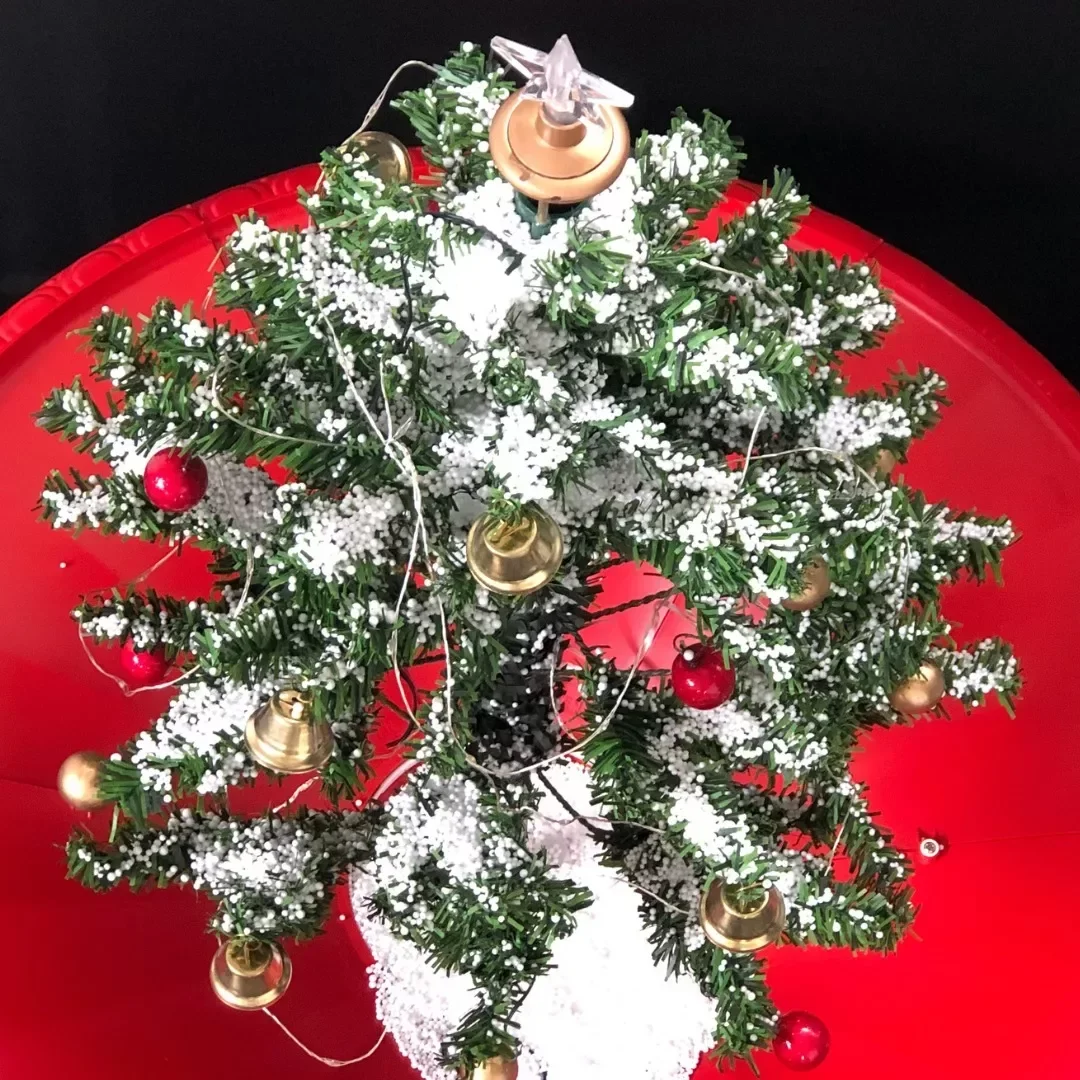 Árvore De Natal Musical Efeito Neve E Led Luxo 75x65 - 7